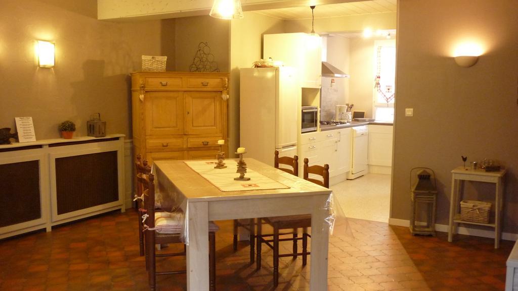Meuble De Tourisme Le Gilliard Villa Chavanges Стая снимка